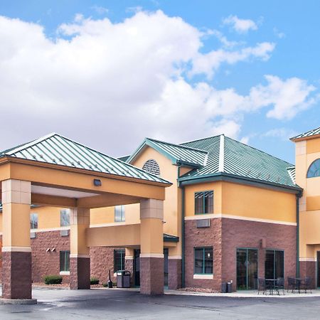 Days Inn By Wyndham Brewerton/ Syracuse Near Oneida Lake Экстерьер фото